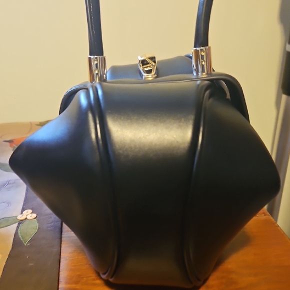 Edith Dumpling Bag - Picture 3 of 11